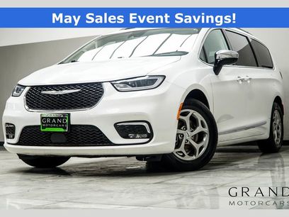 Used 2023 Chrysler Pacifica Limited
