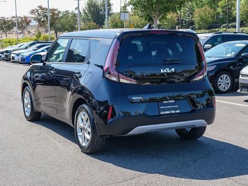 Certified 2023 Kia Soul LX w/ LX Technology Package FWD image 5