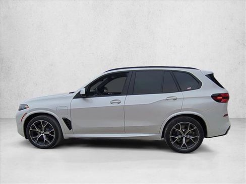 Used 2026 BMW X5 xDrive50e w/ M Sport Package AWD/4WD image 2