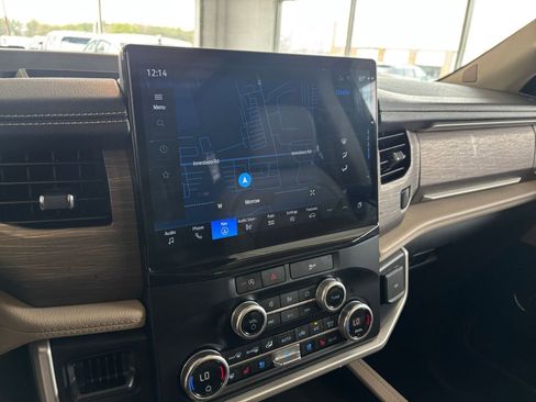 Used 2024 Ford Expedition Limited image 21