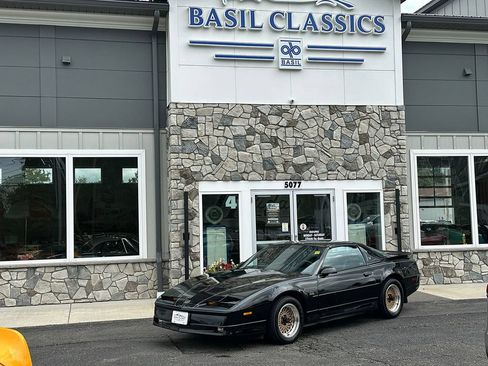 Used 1989 Pontiac Firebird Trans Am RWD image 2
