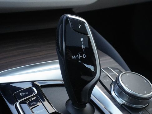 Certified 2023 BMW 540i w/ Premium Package image 21