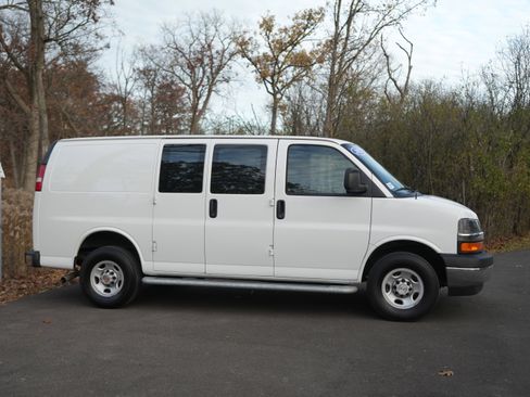 Used 2023 Chevrolet Express 2500 w/ Driver Convenience Package image 11