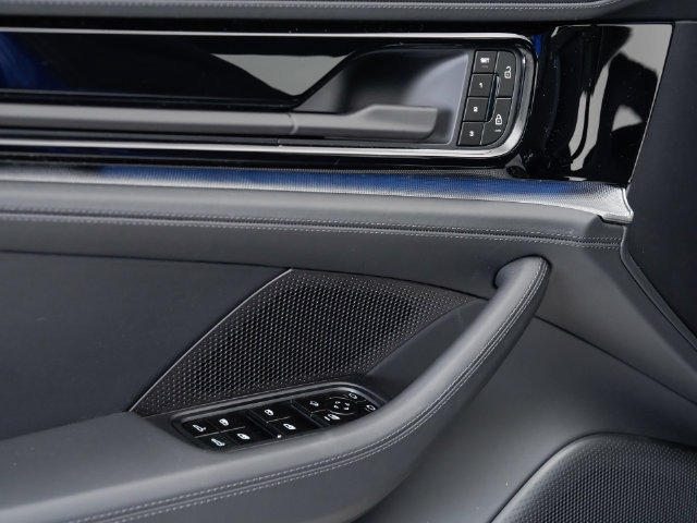 Certified 2025 Porsche Panamera 4 AWD/4WD image 8