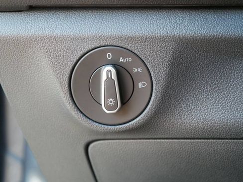 Certified 2022 Volkswagen Jetta SE FWD image 24