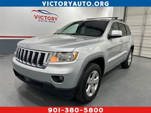 Used 2011 Jeep Grand Cherokee Laredo image 1