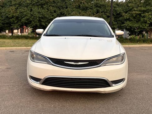 Used 2015 Chrysler 200 Limited w/ Convenience Group FWD image 2