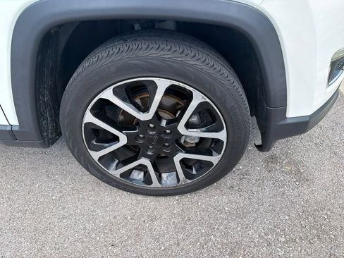 Used 2018 Jeep Compass Limited w/ Safe & Security Group FWD image 8