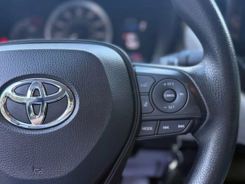 Used 2022 Toyota Corolla LE image 27