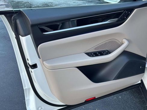 New 2025 Porsche Macan 4S Electric image 18