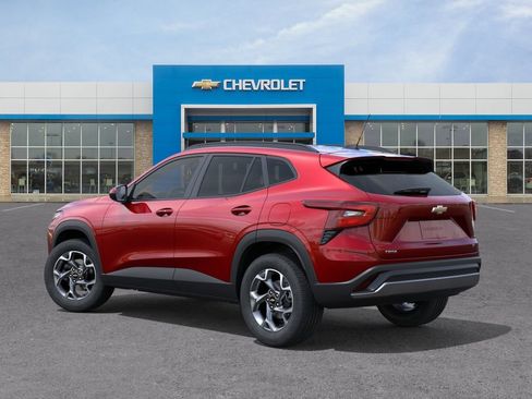 New 2026 Chevrolet Trax LT w/ Sunroof Package FWD image 3