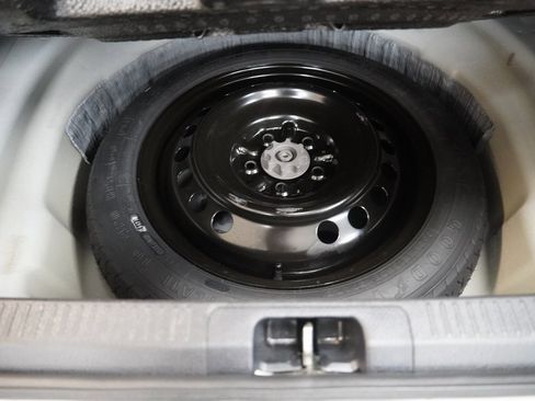 Used 2021 Toyota Camry XSE image 11