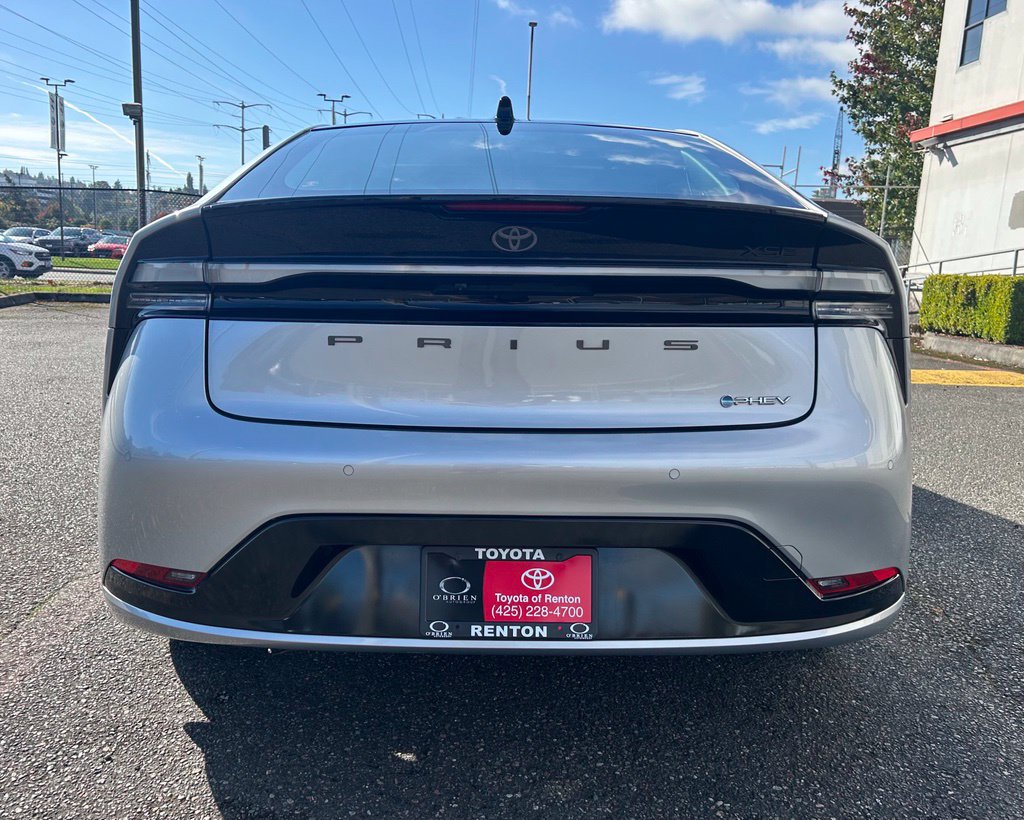 Certified 2025 Toyota Prius Plug-In Hybrid FWD image 6