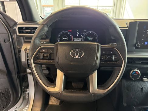 Used 2025 Toyota Tacoma TRD Off-Road image 16