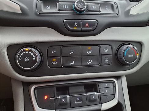 Certified 2022 GMC Terrain SLE image 7