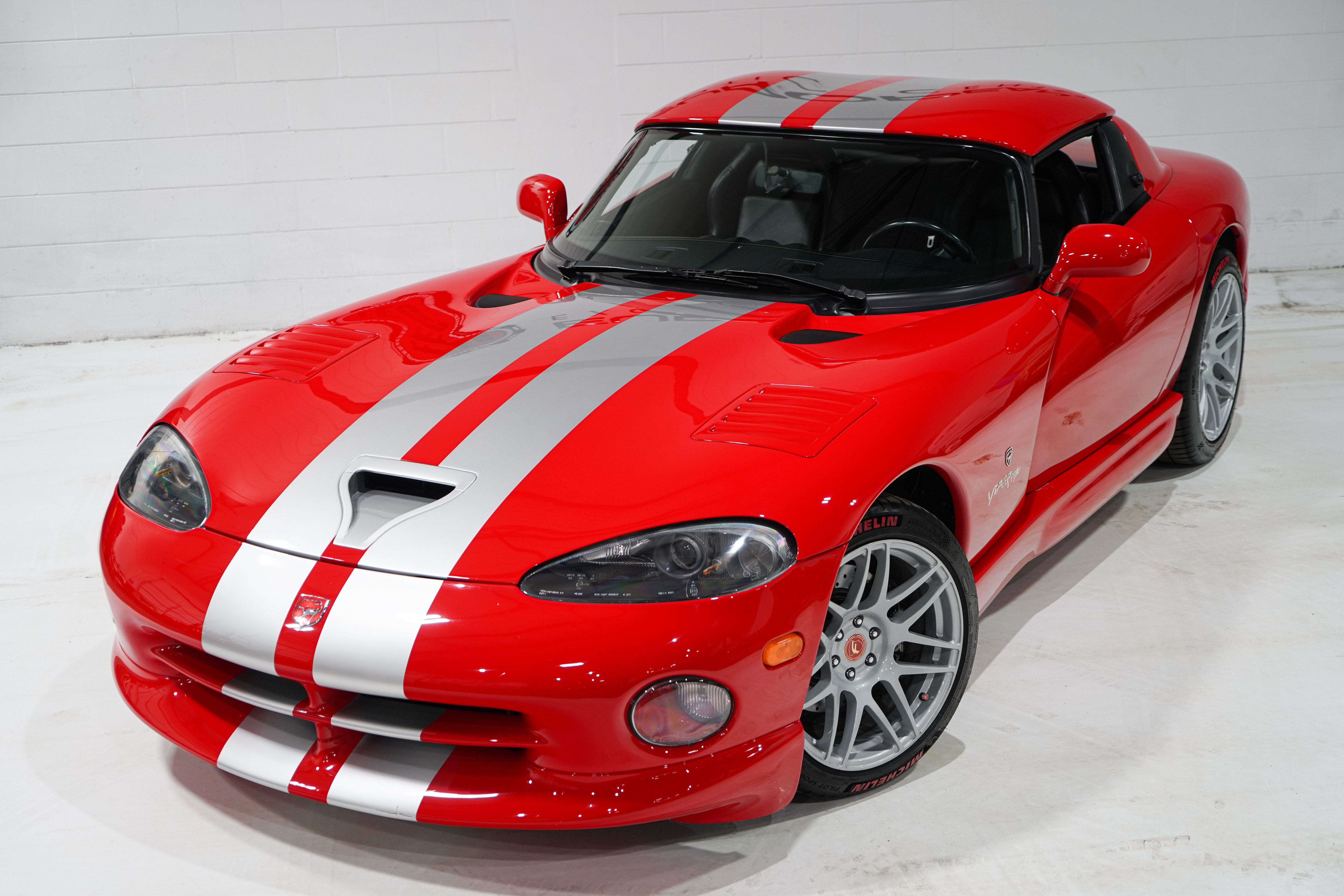 Used 1998 Dodge Viper RT/10 RWD image 31