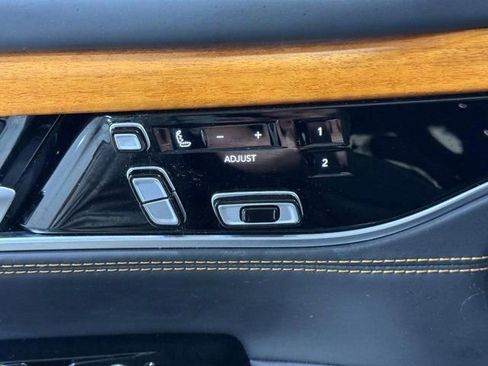 Used 2022 Jeep Grand Wagoneer Series III w/ Rear Seat Video Group 1 AWD/4WD image 22
