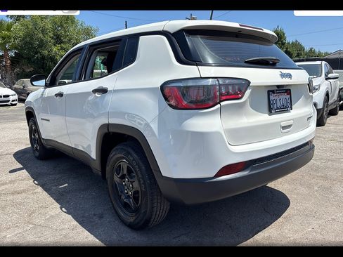 Used 2018 Jeep Compass Sport FWD image 3
