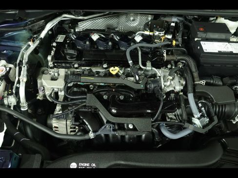 Used 2025 Toyota Corolla LE FWD image 16
