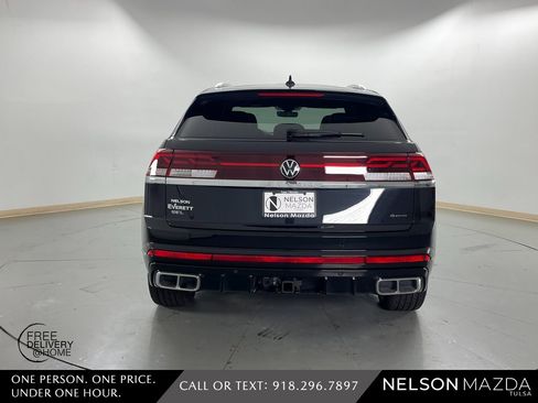 Used 2025 Volkswagen Atlas Cross Sport SEL Premium R-Line image 7
