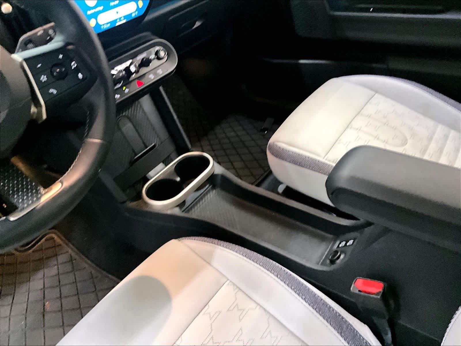 Used 2025 MINI Cooper 2-Door Hardtop FWD image 19