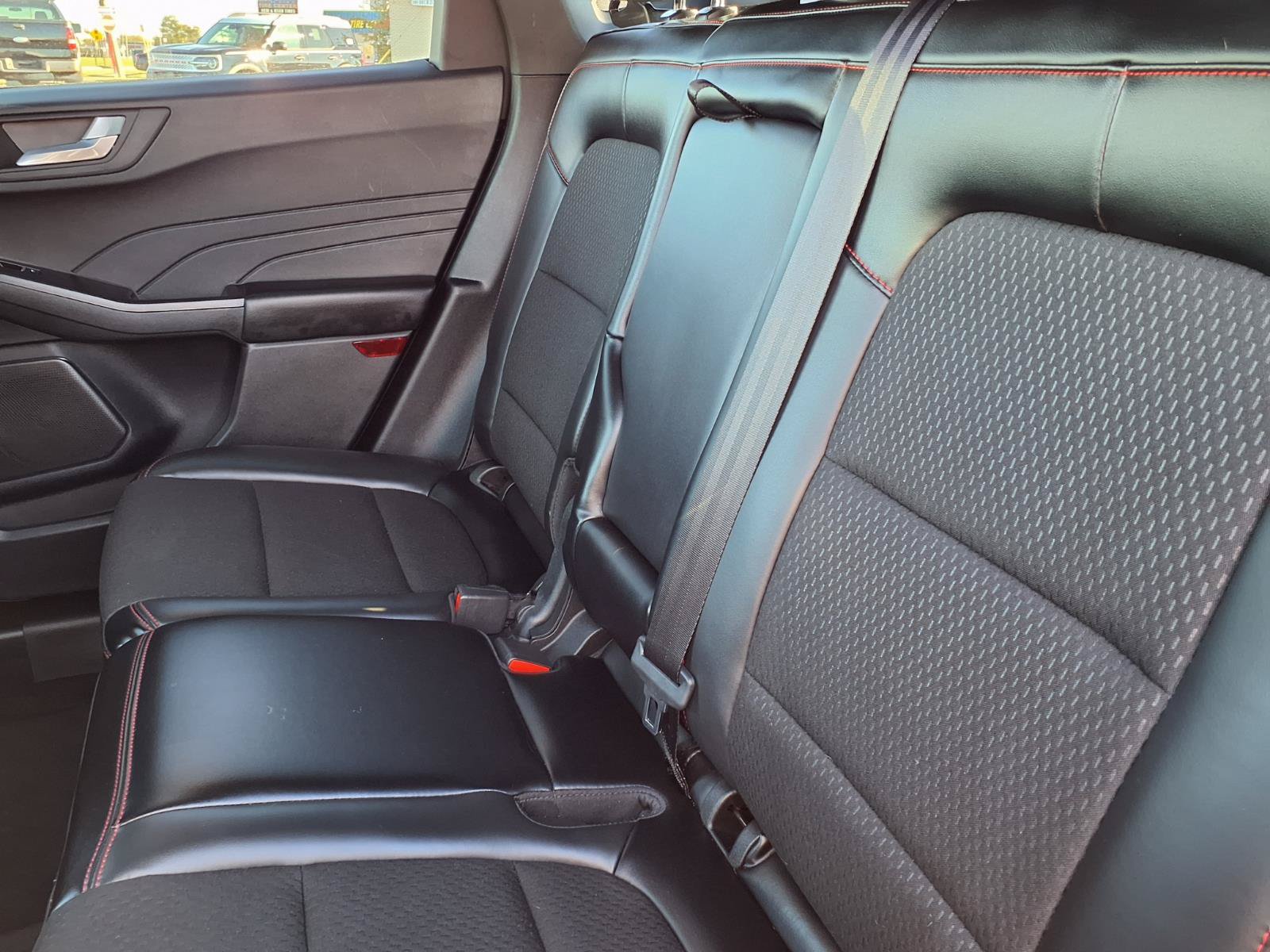 Used 2025 Ford Escape ST-Line Select AWD/4WD image 7