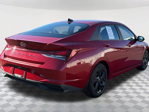 Used 2023 Hyundai Elantra SEL image 5
