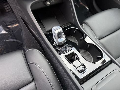 New 2026 Volvo XC40 B5 Plus w/ Protection Package Premier image 24