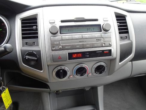 Used 2011 Toyota Tacoma 4x4 Double Cab w/ TRD Off-Road Pkg image 21