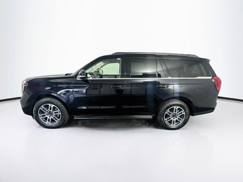 Used 2025 Ford Expedition Active AWD/4WD image 4