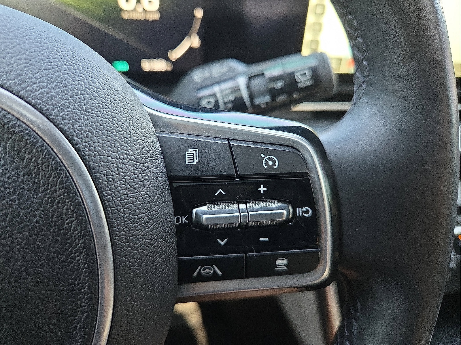 Used 2022 Kia Carnival SX Prestige FWD image 18
