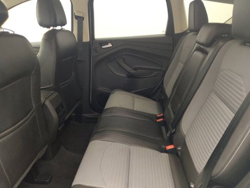 Used 2017 Ford Escape SE w/ Equipment Group 201A FWD image 18