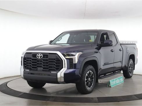 Used 2022 Toyota Tundra SR5 AWD/4WD image 10