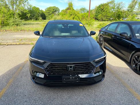 Used 2025 Honda Accord Sport image 5