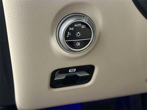 Certified 2023 Mercedes-Benz C 300 4MATIC Sedan image 22