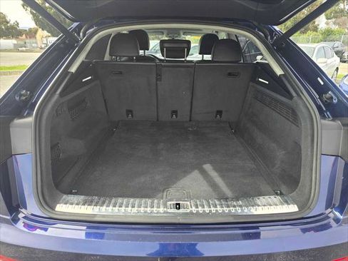 Used 2019 Audi Q8 Prestige w/ Luxury Package image 18