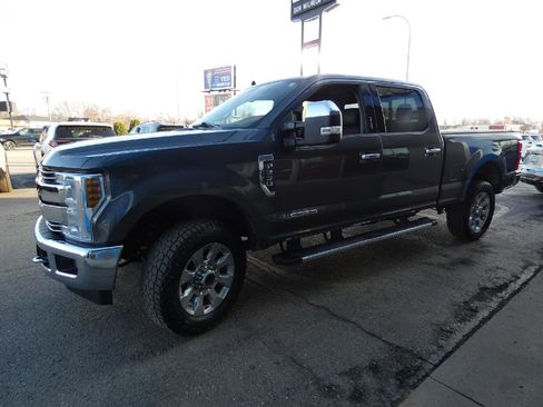 Used 2019 Ford F250 Lariat w/ Lariat Ultimate Package AWD/4WD image 6