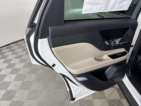 New 2026 Lincoln Corsair Premiere image 18