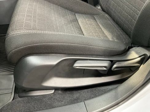 Certified 2026 Honda HR-V LX image 29