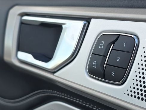 Used 2024 Ford Explorer ST w/ Equipment Group 401A image 27