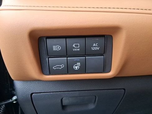 New 2026 Toyota Highlander Platinum AWD/4WD image 16