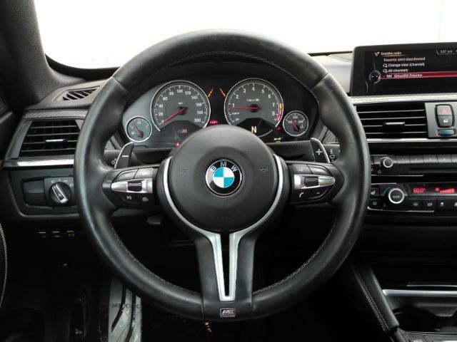 Used 2015 BMW M4 Convertible RWD image 34