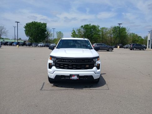 Used 2024 Chevrolet Silverado 1500 Custom image 3