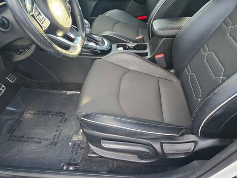 Used 2023 Kia Forte GT-Line w/ GT-Line Premium Package image 21