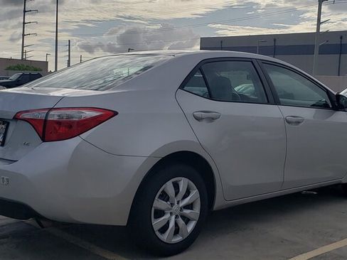 Used 2016 Toyota Corolla LE FWD image 4