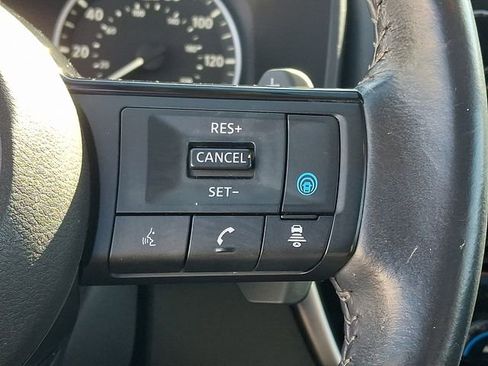 Used 2023 Nissan Rogue SL w/ SL Premium Package image 23