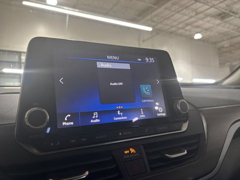 Used 2025 Nissan Altima 2.5 SV FWD image 20