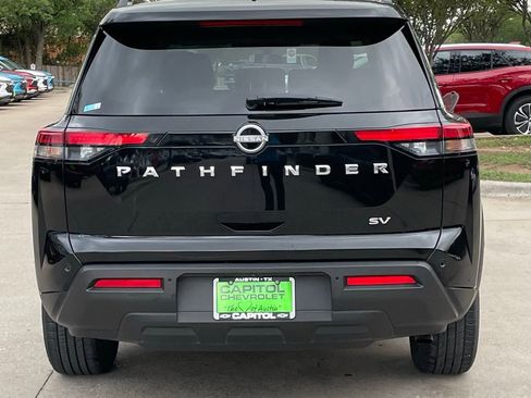 Used 2024 Nissan Pathfinder SV FWD image 5