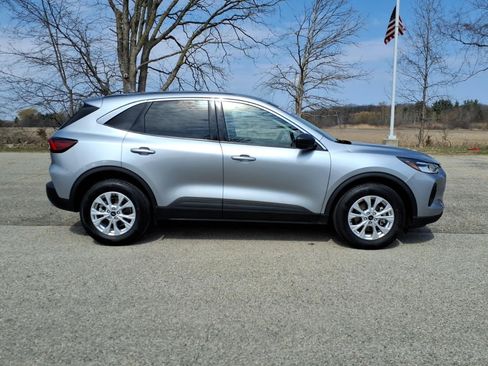Used 2023 Ford Escape Active w/ Tech Pack #1 image 9