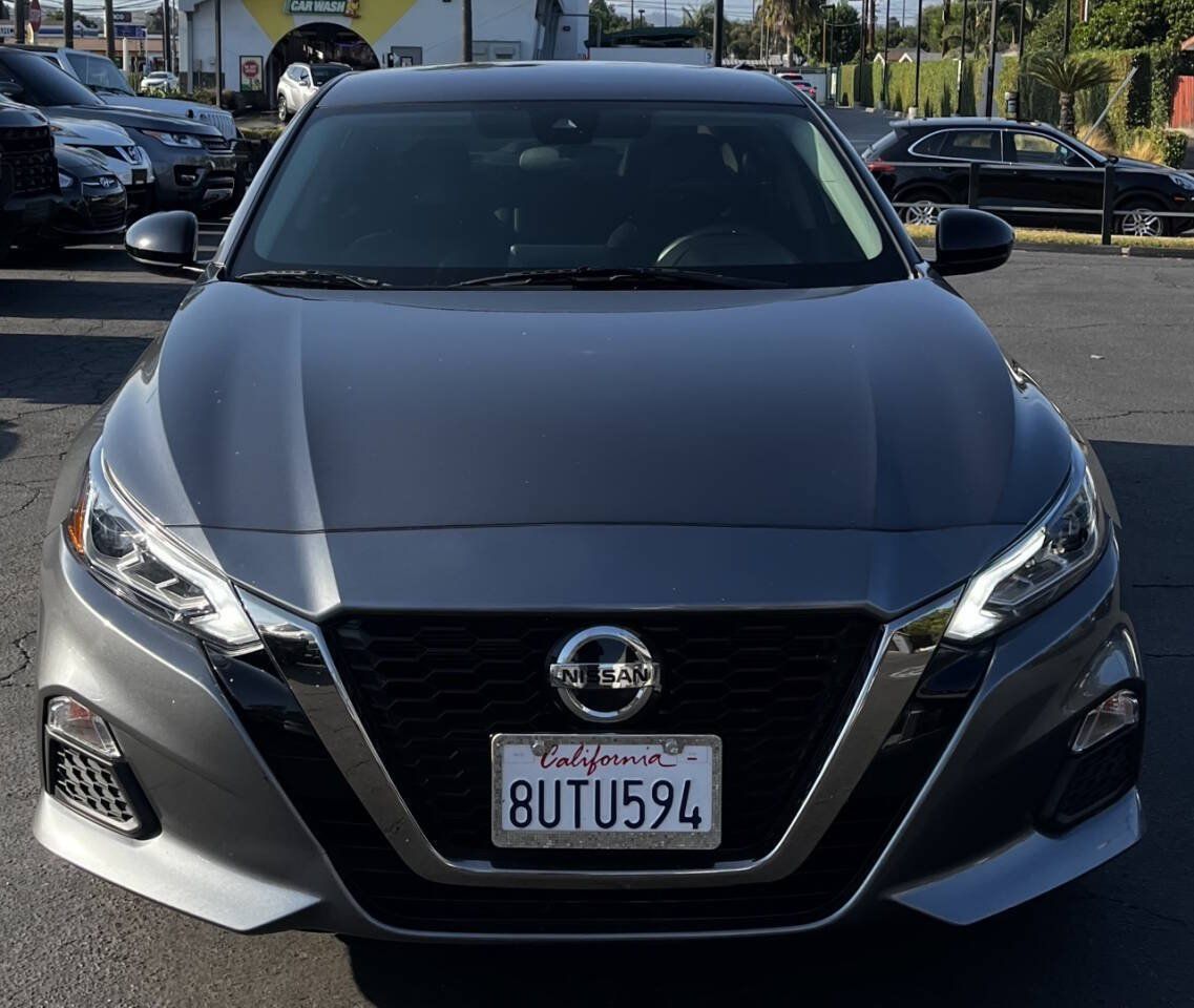 Used 2021 Nissan Altima 2.5 SR FWD image 2